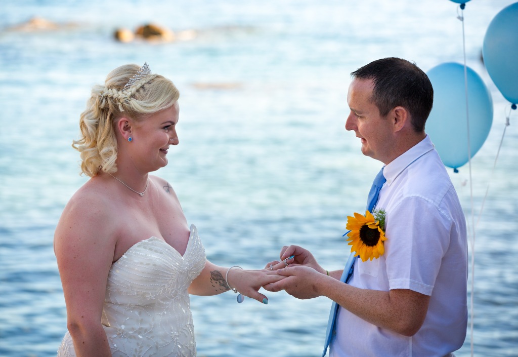 Destination Wedding: Rebecca & Andy. Cameo Island, Greece